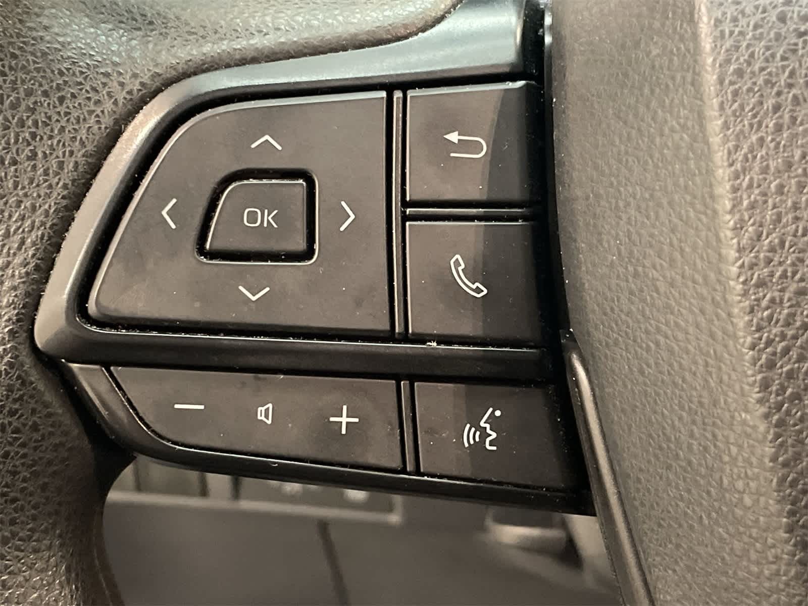 Thumbnail: 2023 Toyota Sienna - 10