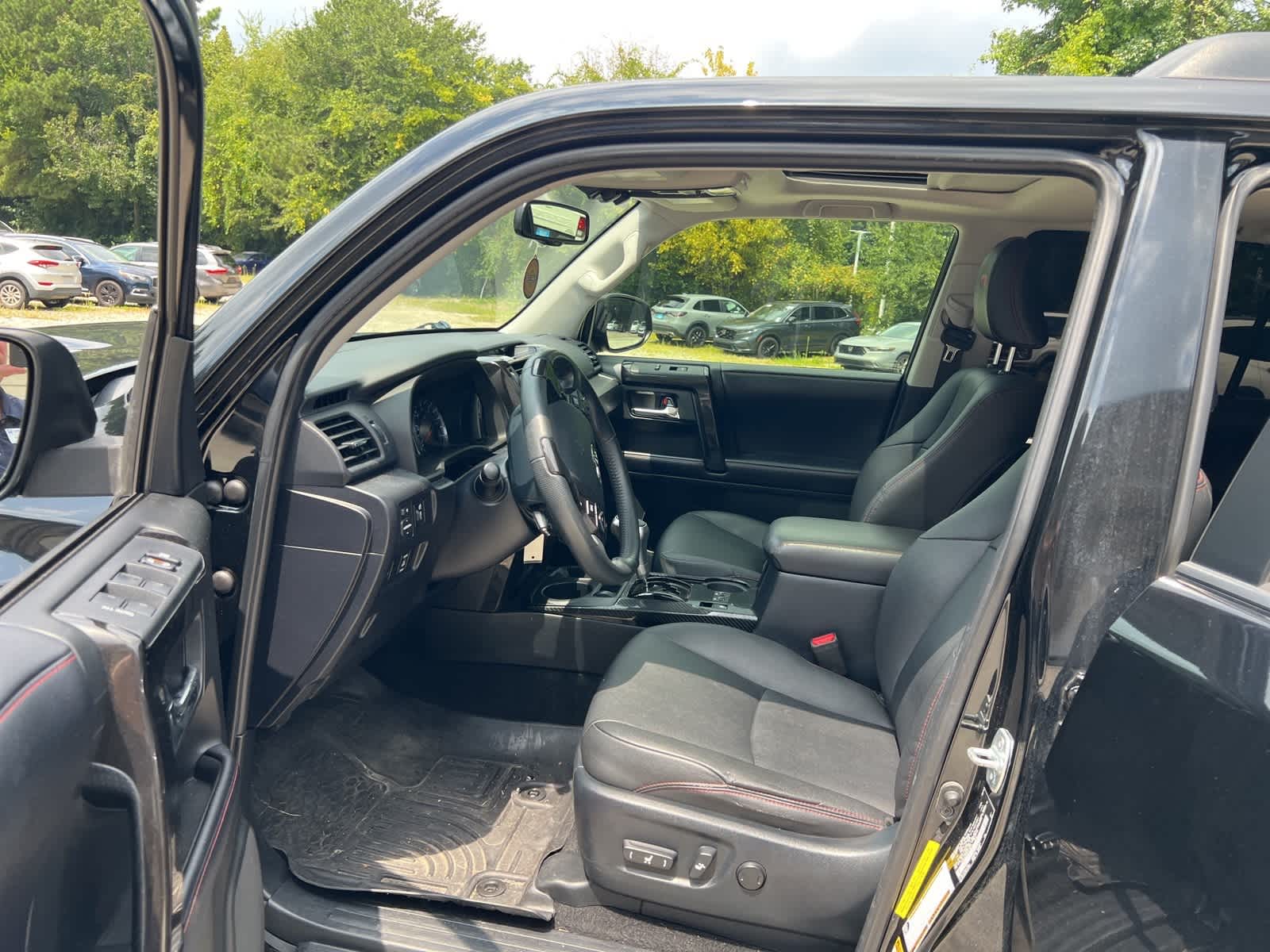 Thumbnail: 2019 Toyota 4Runner - 16