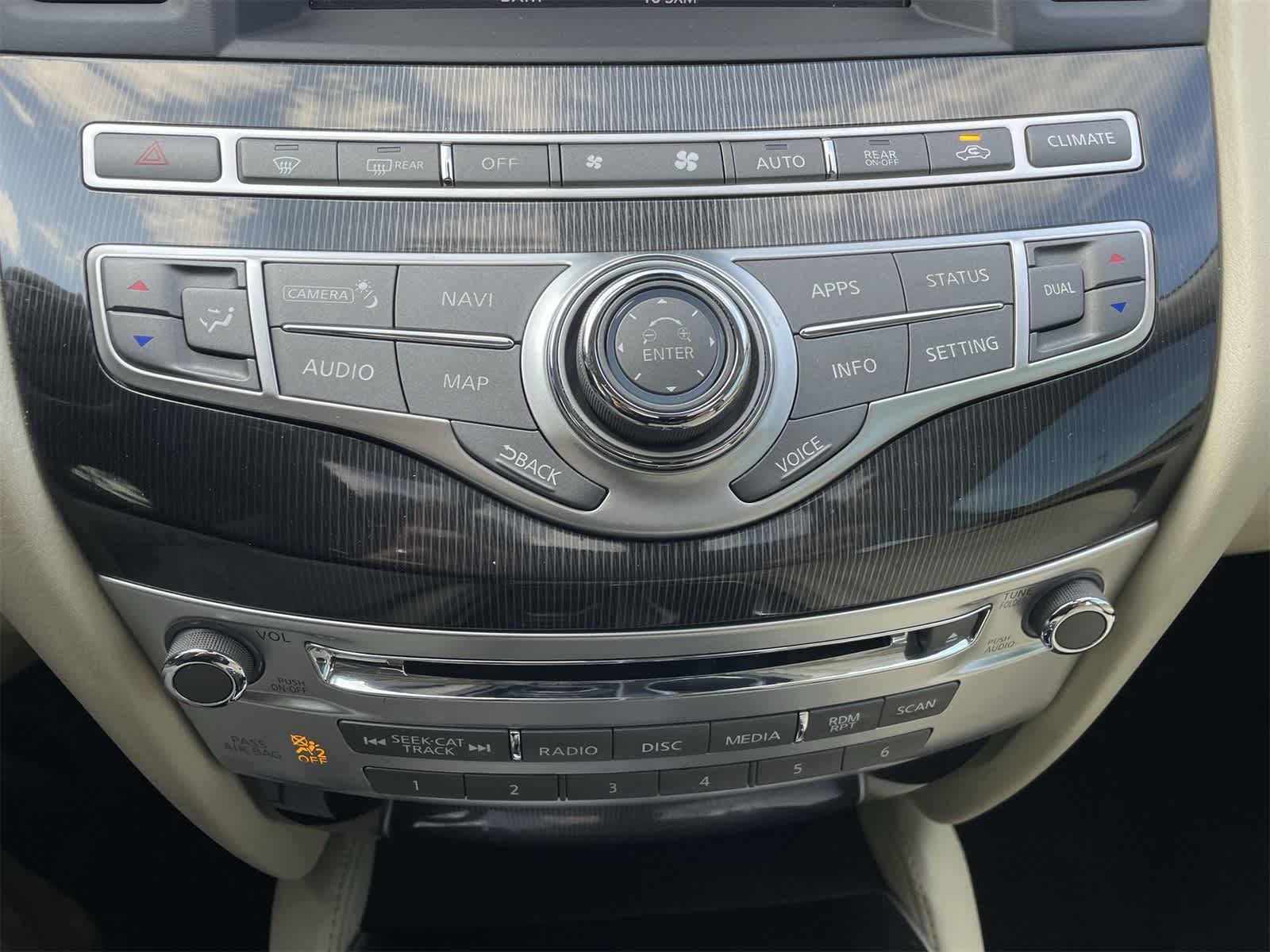 Thumbnail: 2017 INFINITI QX60 - 32