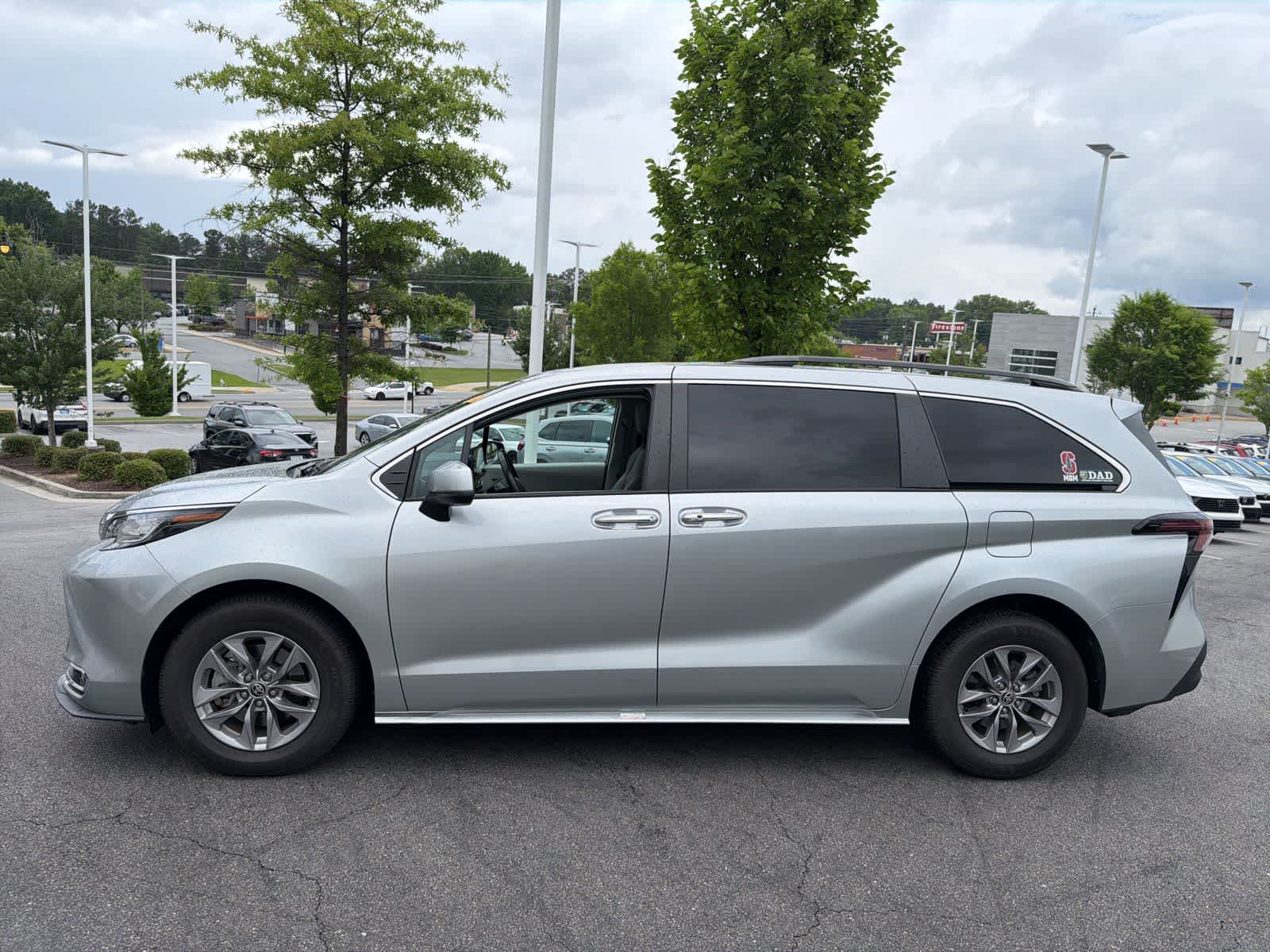 Thumbnail: 2023 Toyota Sienna - 7
