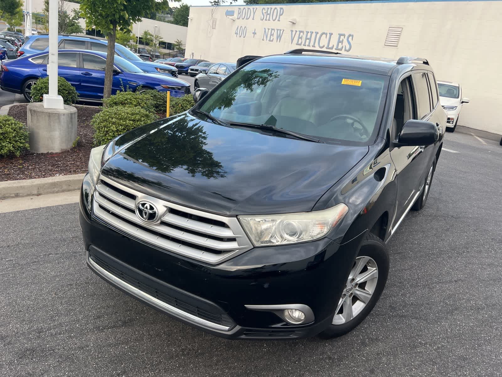 Thumbnail: 2011 Toyota Highlander - 3