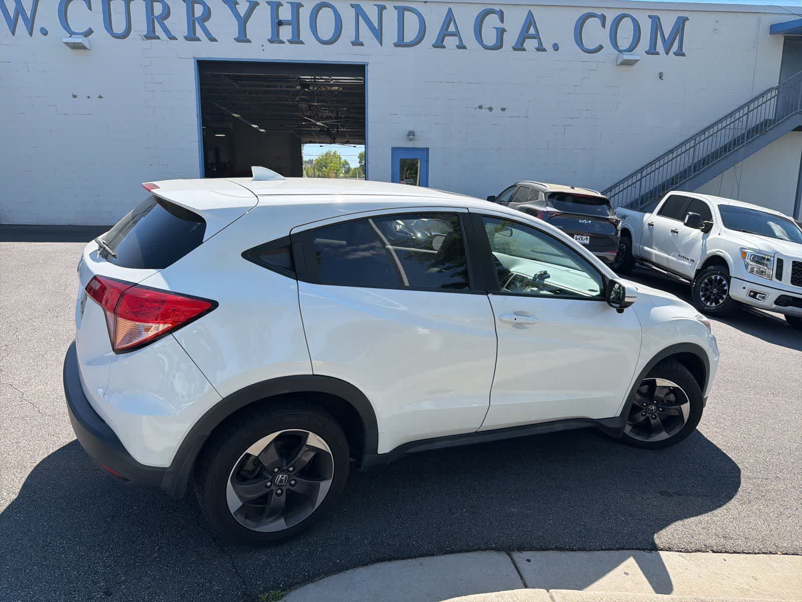 Thumbnail: 2018 Honda HR-V - 11