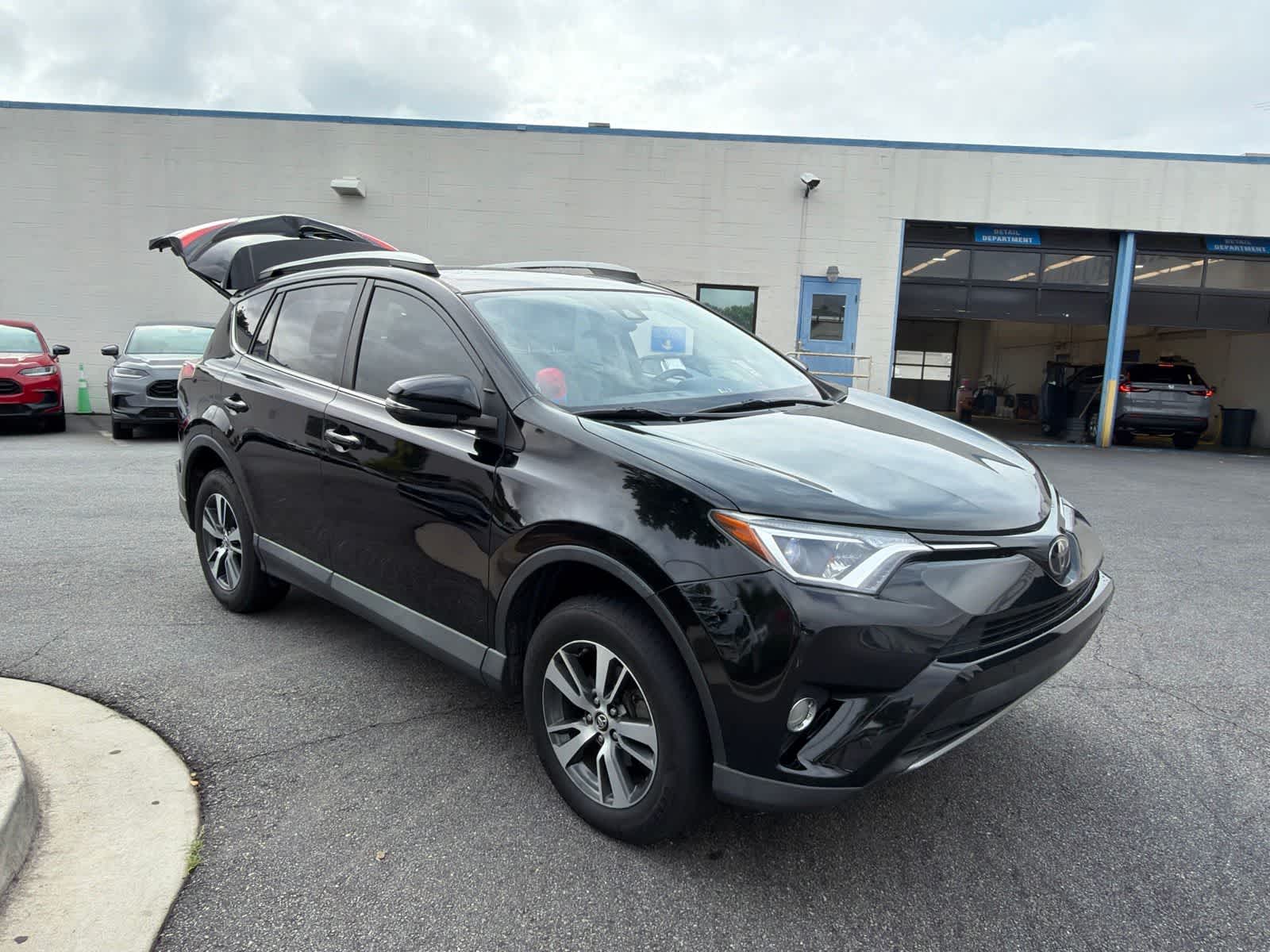Thumbnail: 2018 Toyota RAV4 - 13