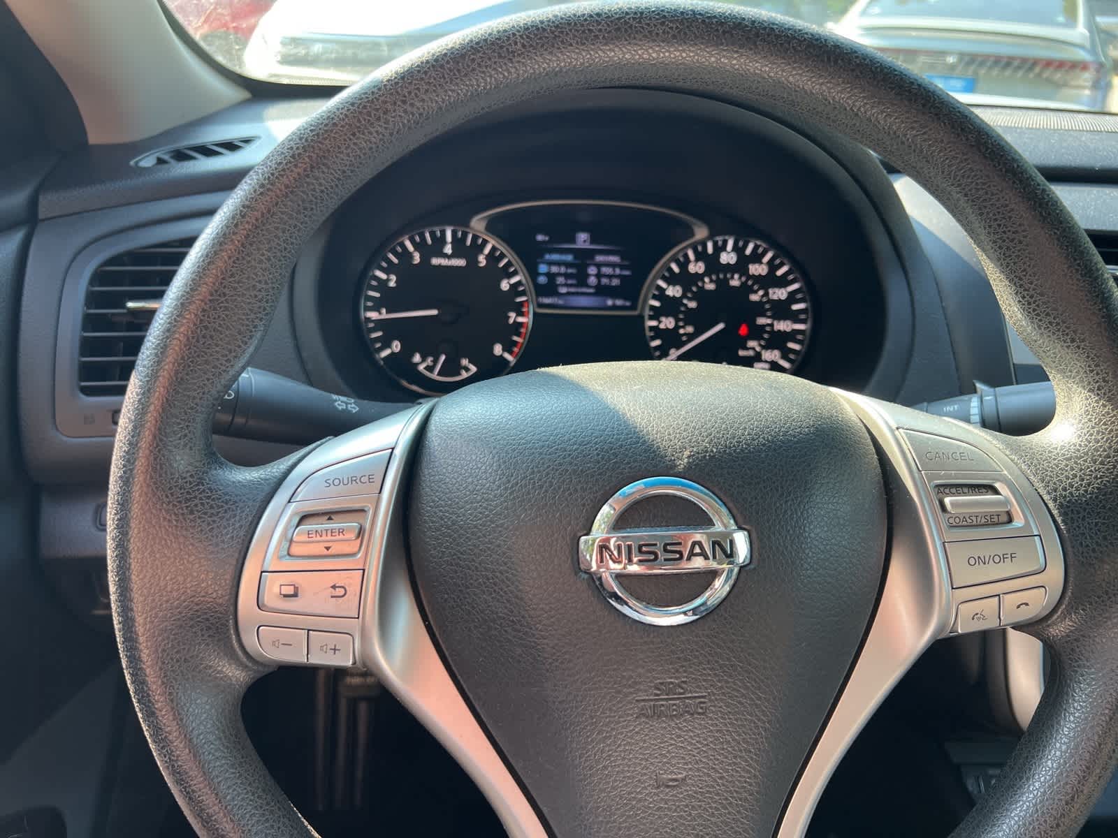 Thumbnail: 2017 Nissan Altima - 21