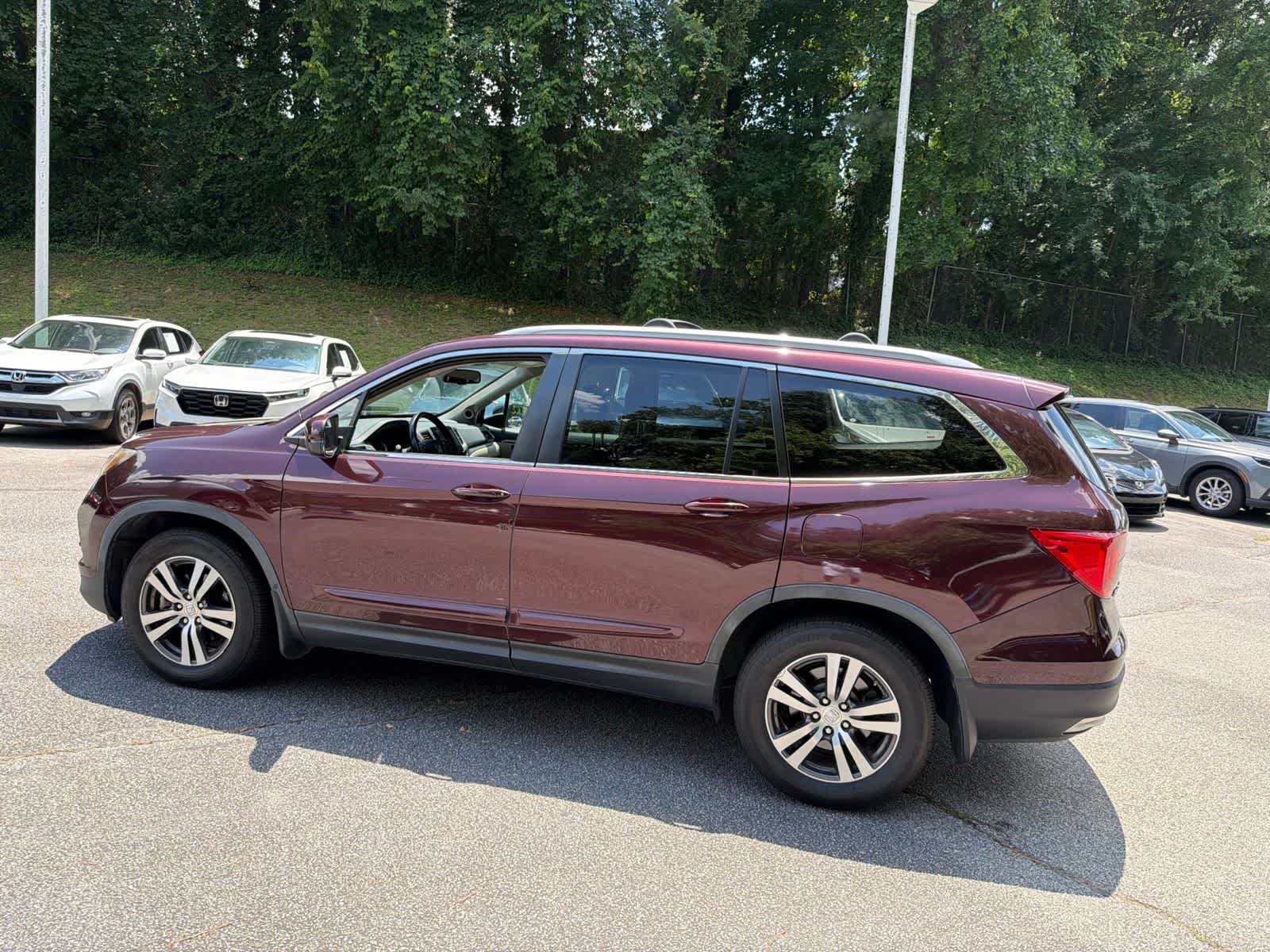 Thumbnail: 2016 Honda Pilot - 8