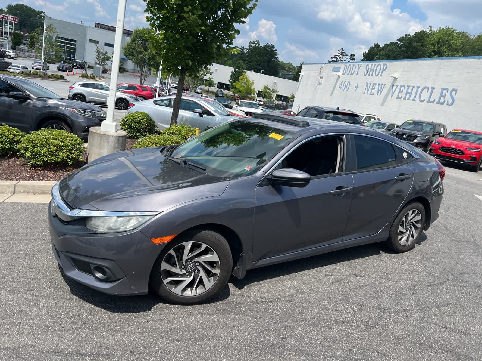 Thumbnail: 2016 Honda Civic - 4