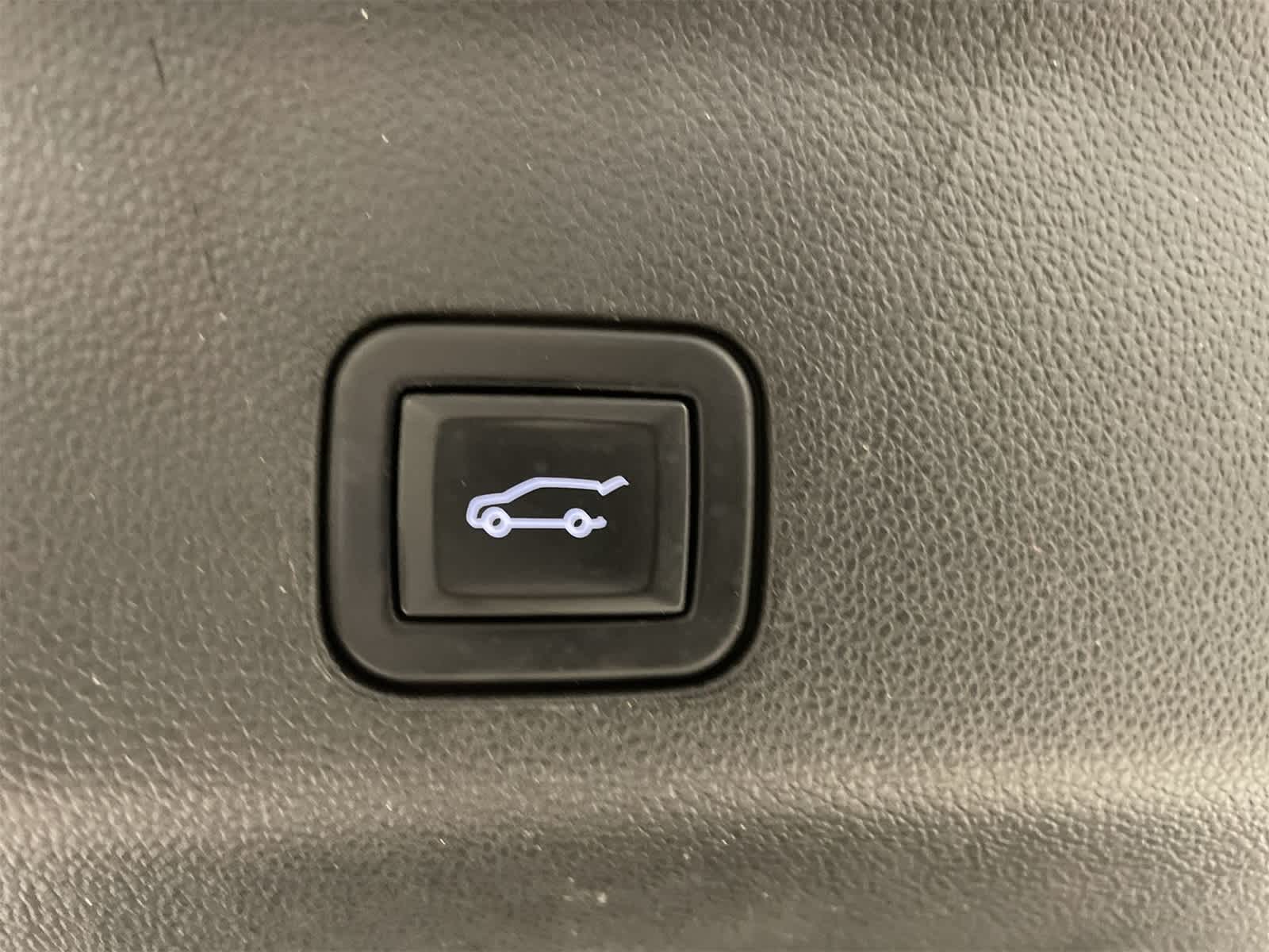 Thumbnail: 2021 Chevrolet Tahoe - 22