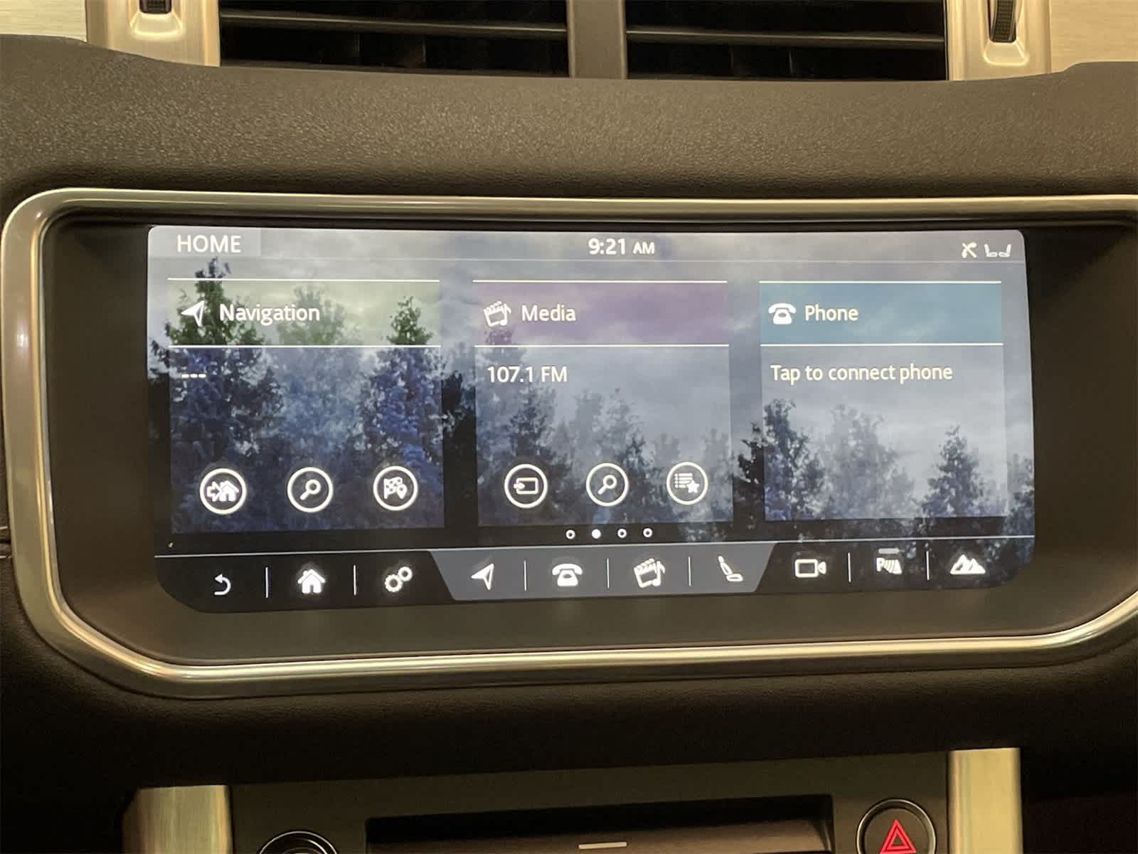 Thumbnail: 2017 Land Rover Range Rover Evoque - 6