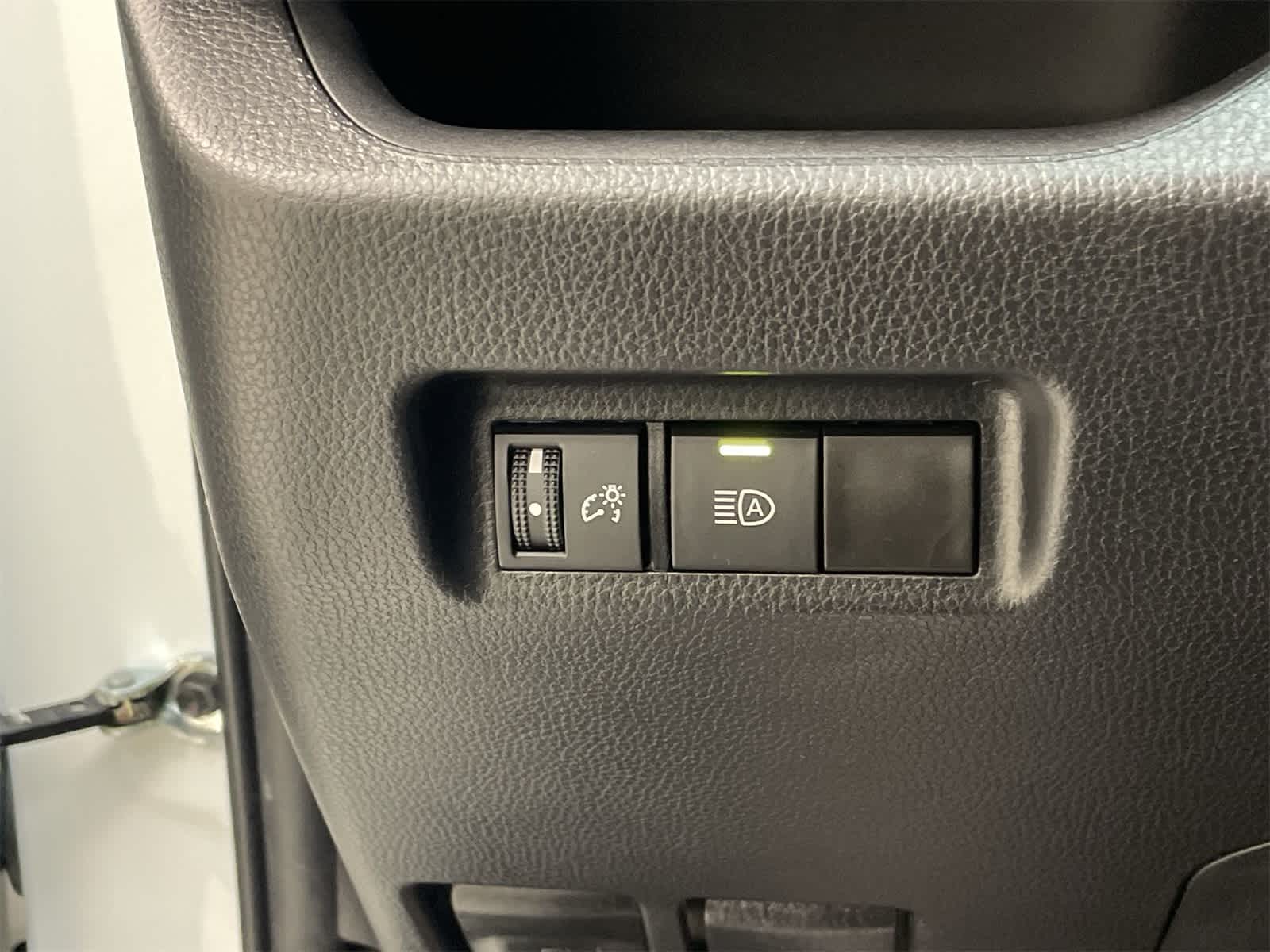 Thumbnail: 2023 Toyota RAV4 - 31