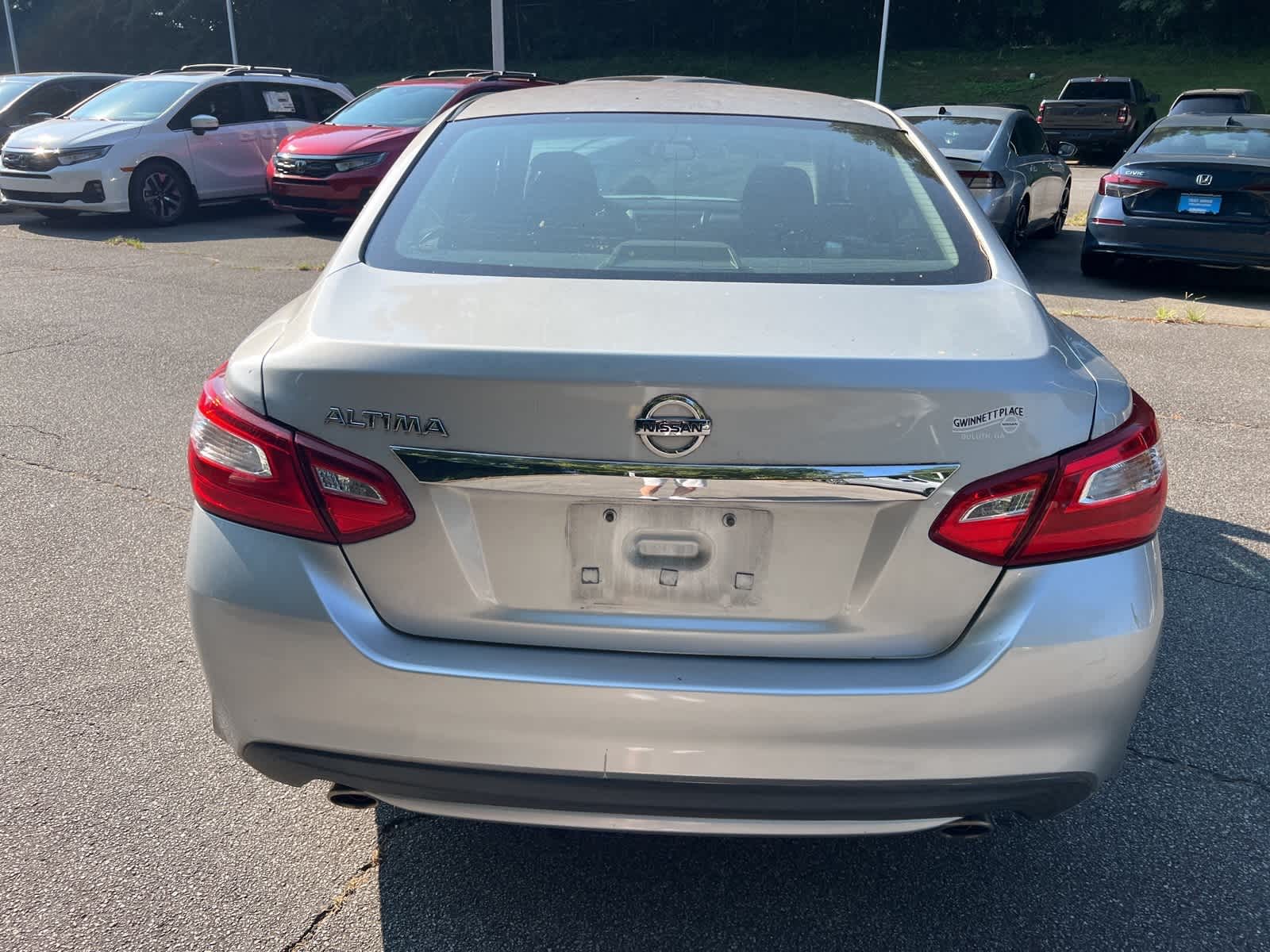 Thumbnail: 2017 Nissan Altima - 10