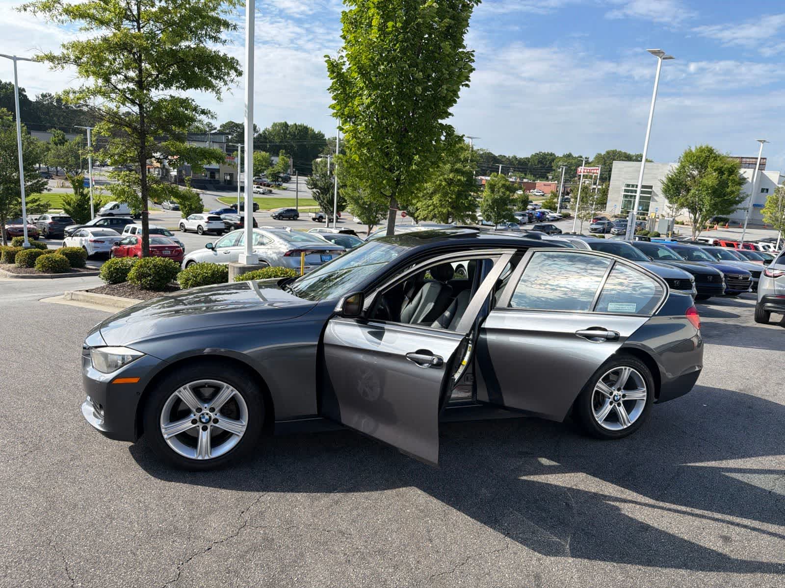 Thumbnail: 2013 BMW 3 Series - 18