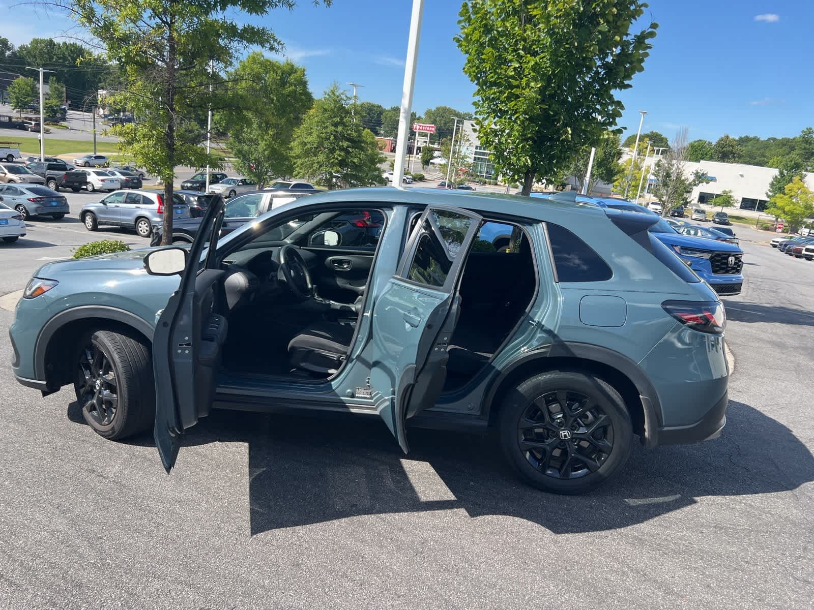 Thumbnail: 2023 Honda HR-V - 17