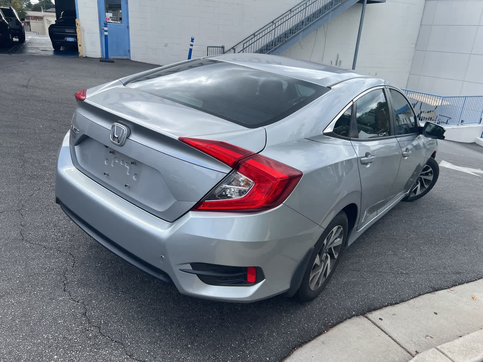 Thumbnail: 2016 Honda Civic - 10