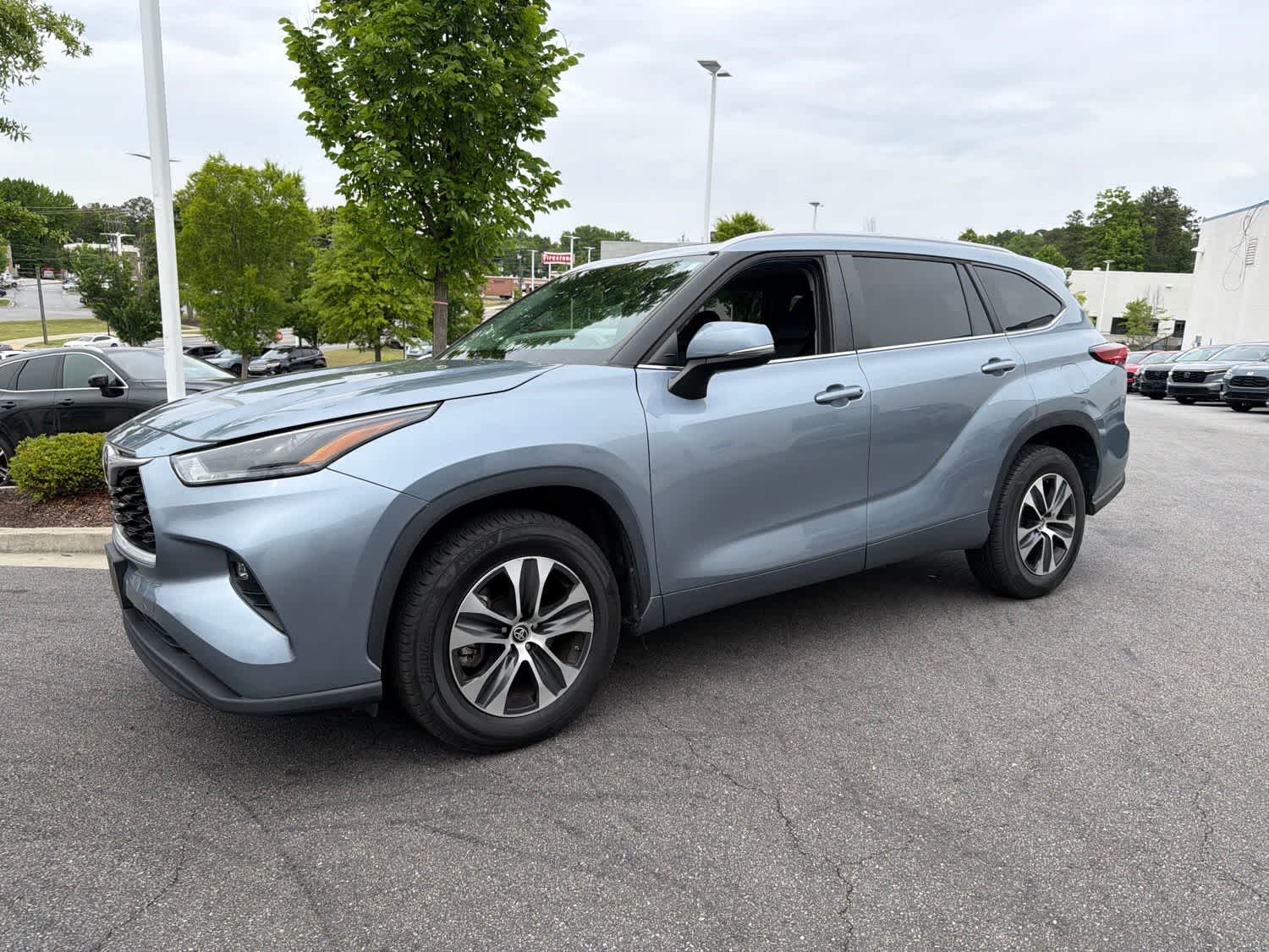 Thumbnail: 2023 Toyota Highlander - 5