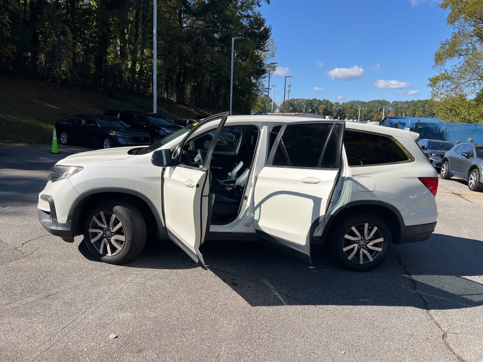 Thumbnail: 2019 Honda Pilot - 17