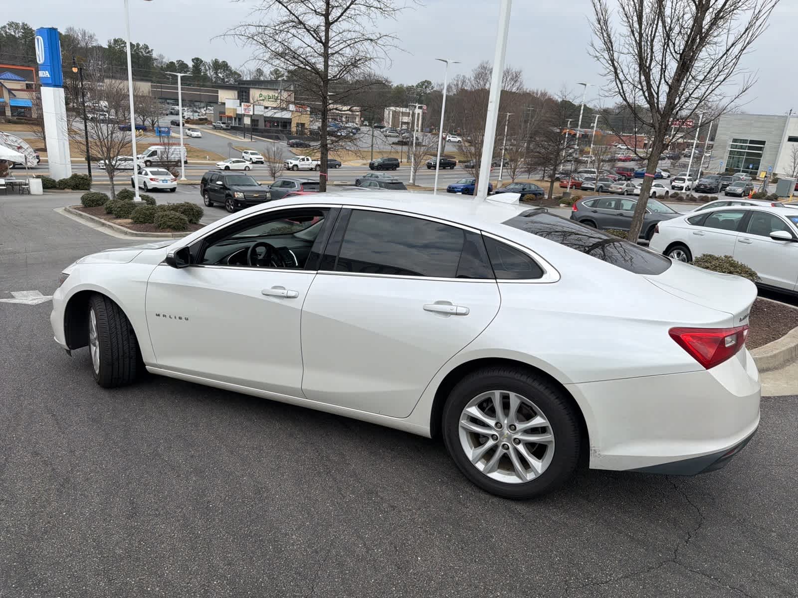 Thumbnail: 2016 Chevrolet Malibu - 6