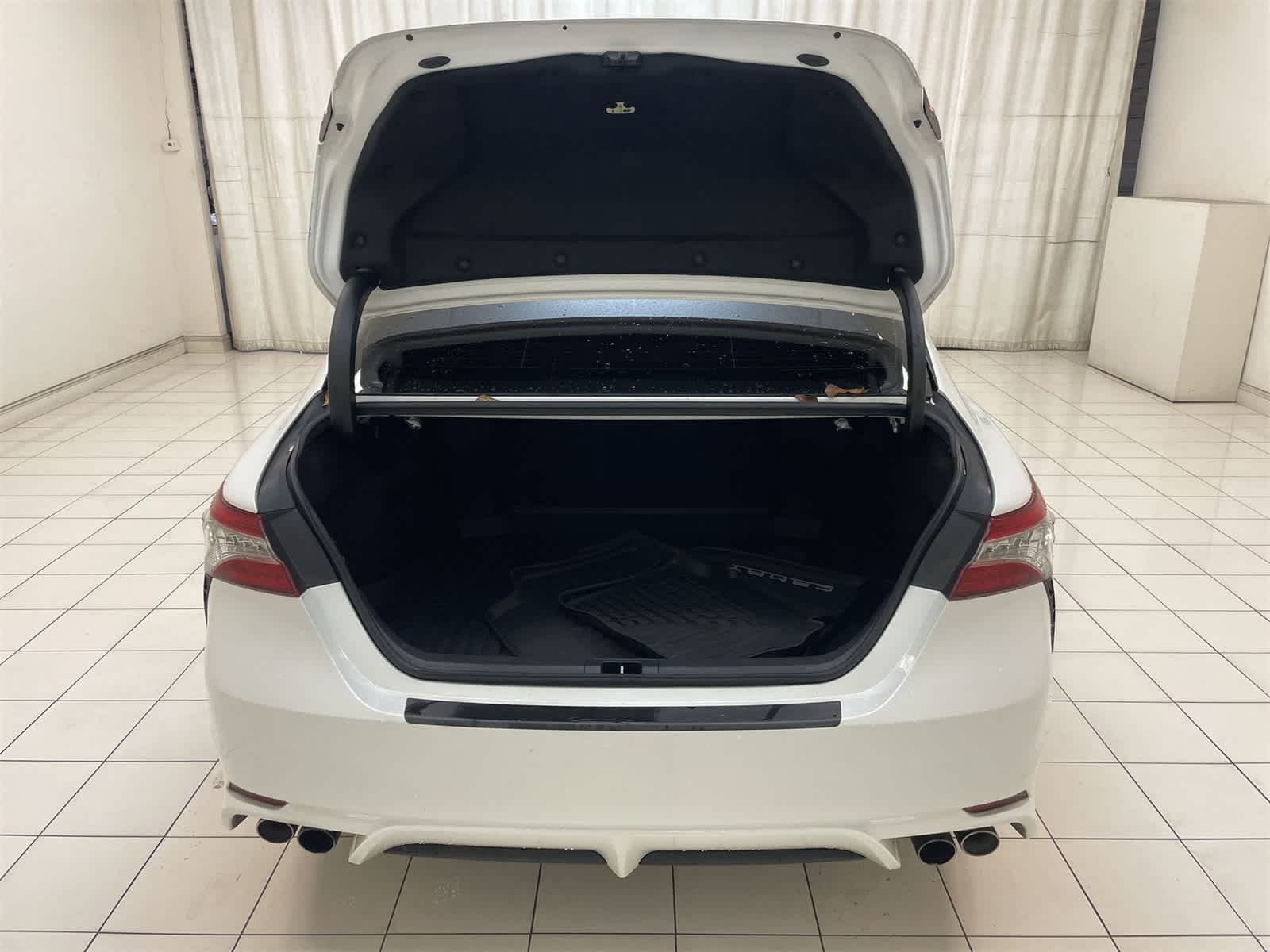 Thumbnail: 2019 Toyota Camry - 21