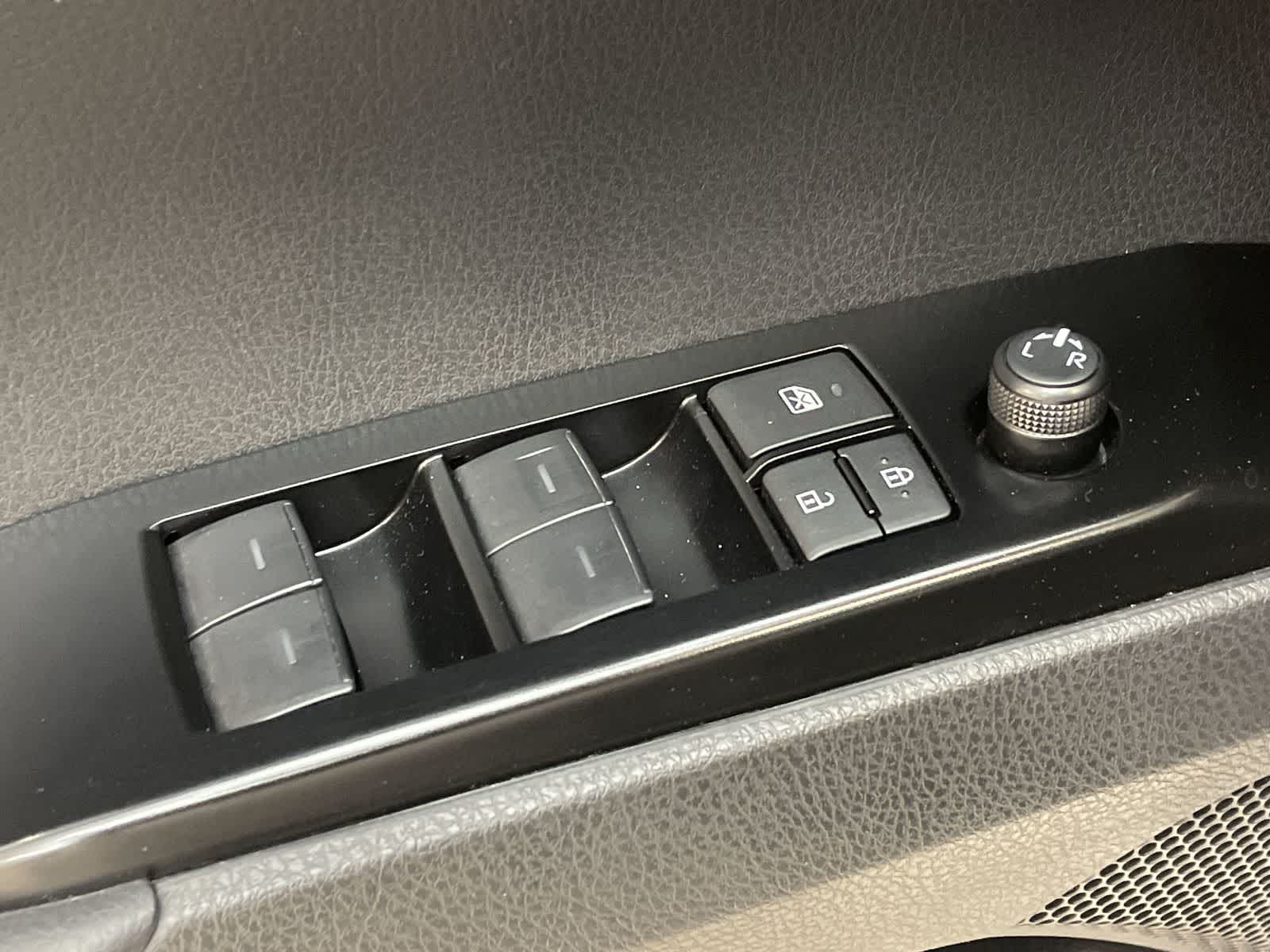 Thumbnail: 2025 Toyota Camry - 16
