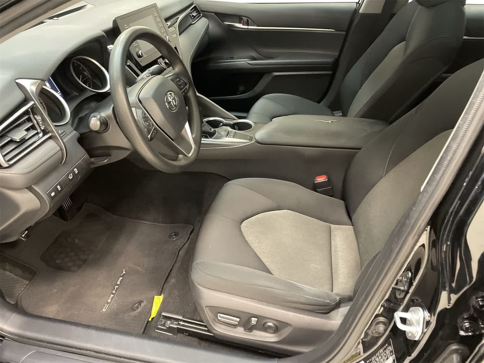 Thumbnail: 2022 Toyota Camry - 16