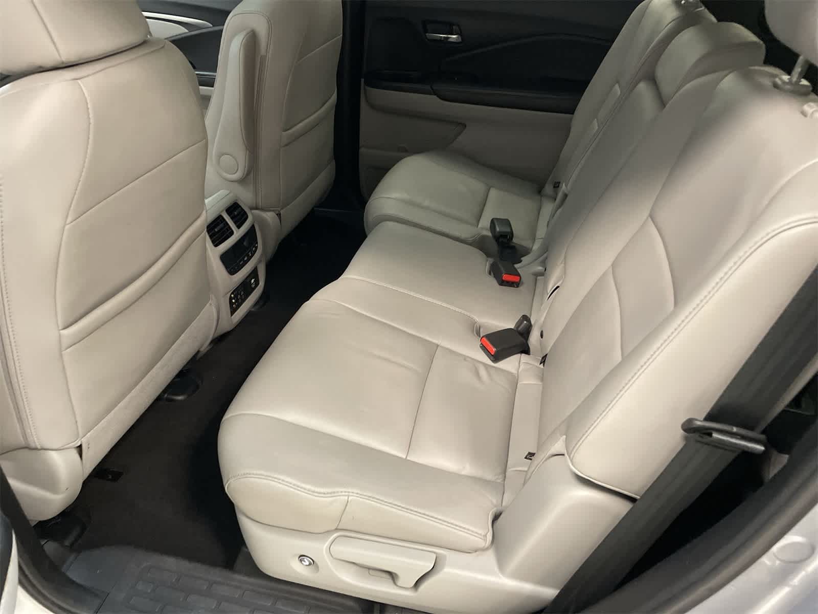 Thumbnail: 2018 Honda Pilot - 19