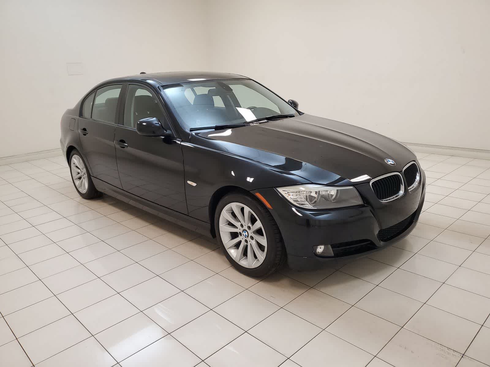 Thumbnail: 2011 BMW 3 Series - 22