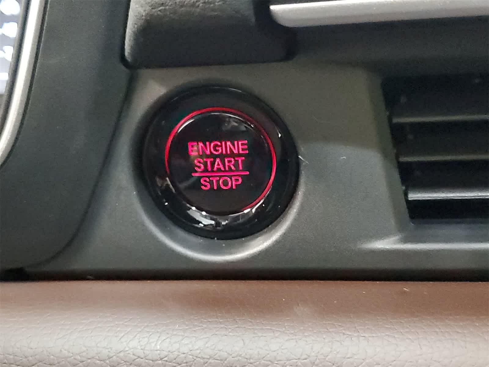 Thumbnail: 2025 Honda Pilot - 8