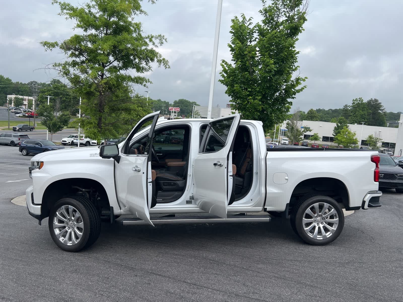 2021 Chevrolet Silverado 1500 High Country 17