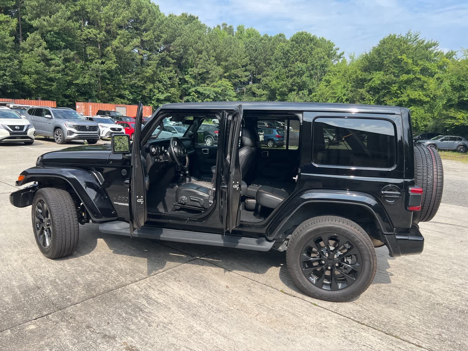 Thumbnail: 2021 Jeep Wrangler - 17