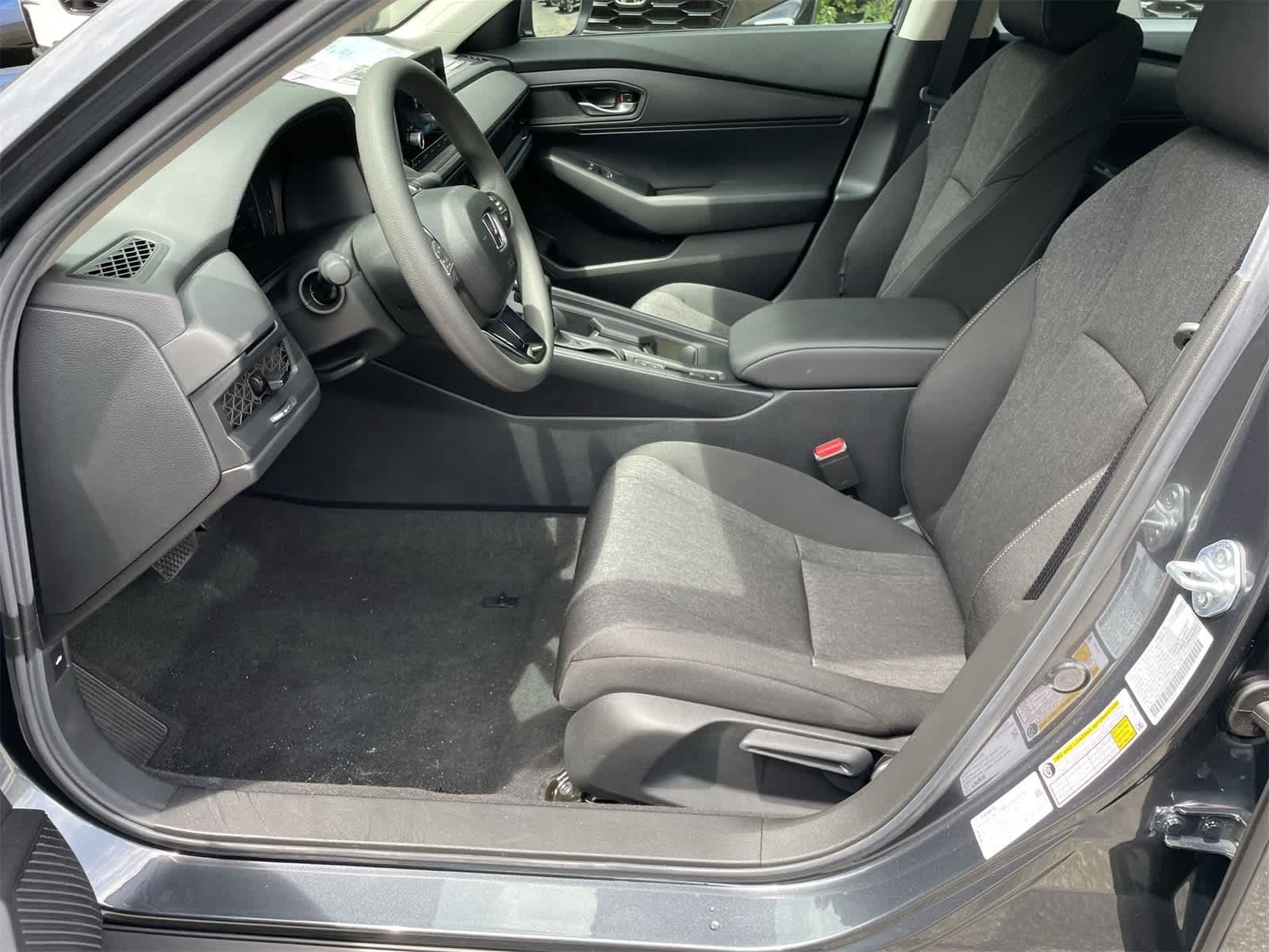 2025 Honda Accord LX 12