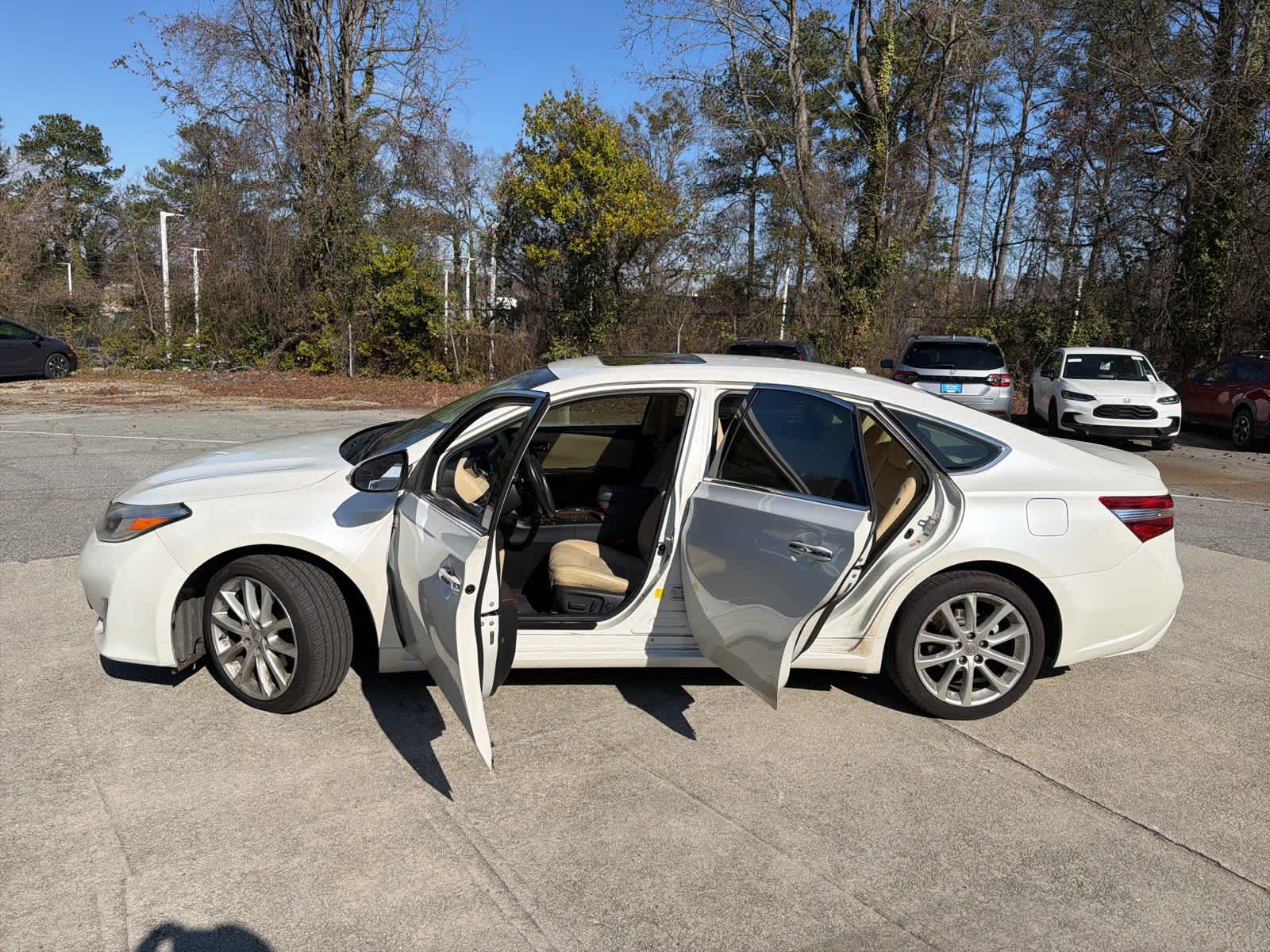 Thumbnail: 2013 Toyota Avalon - 17