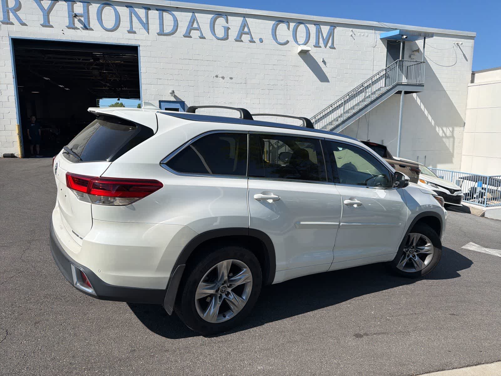 Thumbnail: 2017 Toyota Highlander - 11