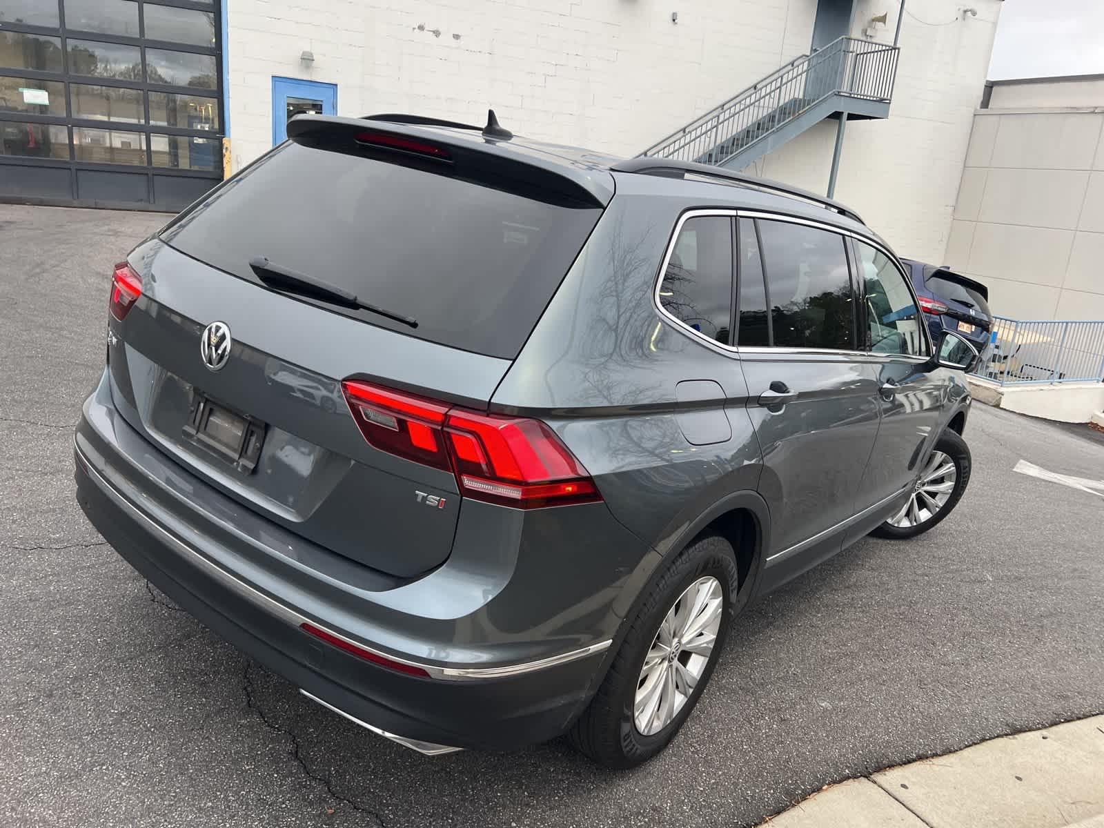 Thumbnail: 2018 Volkswagen Tiguan - 10