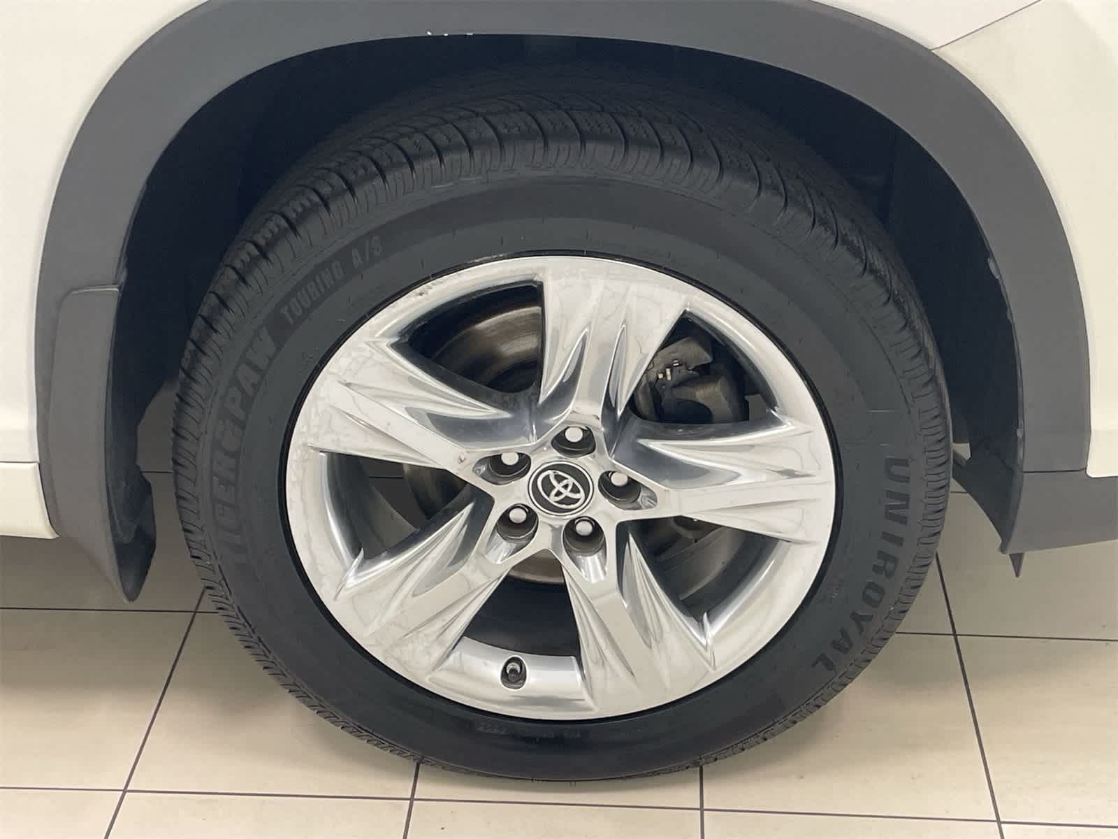 Thumbnail: 2017 Toyota Highlander - 26