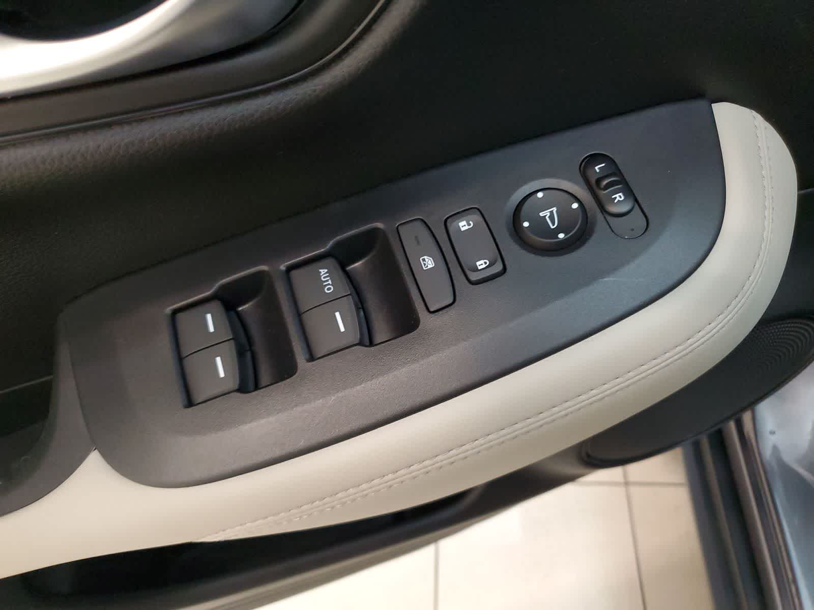 Thumbnail: 2025 Honda HR-V - 15