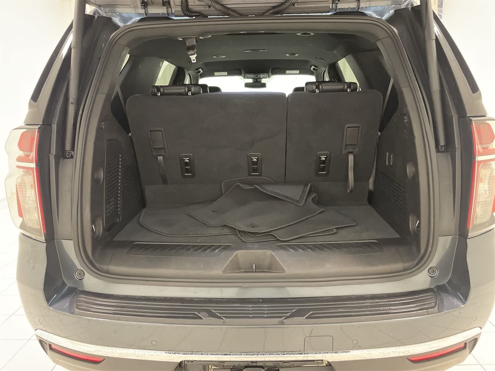 Thumbnail: 2021 Chevrolet Tahoe - 21