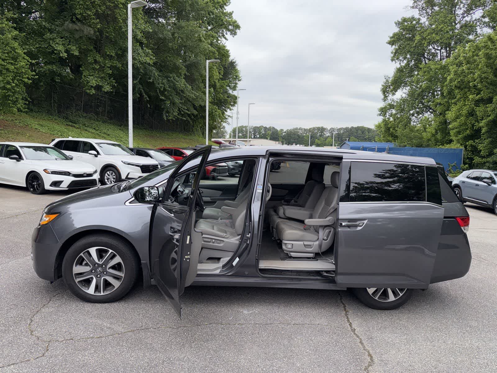 Thumbnail: 2017 Honda Odyssey - 17