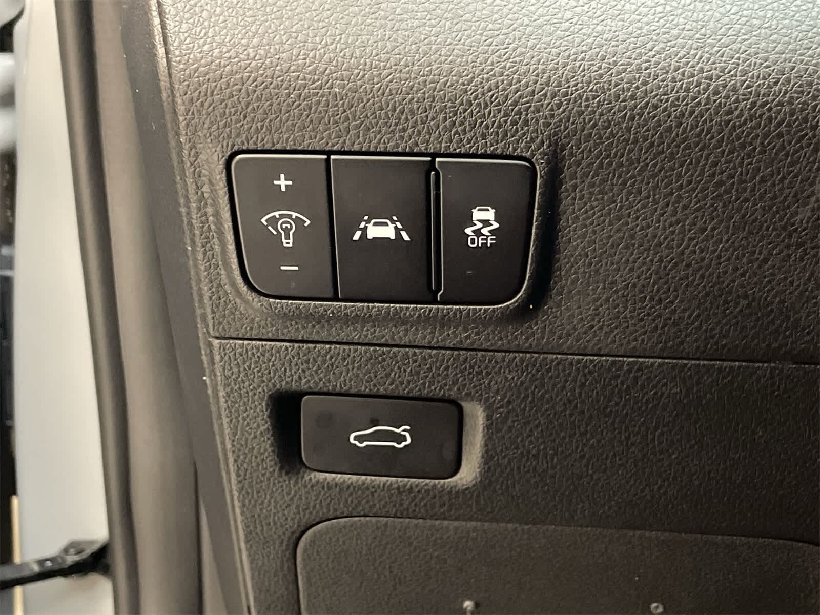 Thumbnail: 2021 Kia K5 - 31