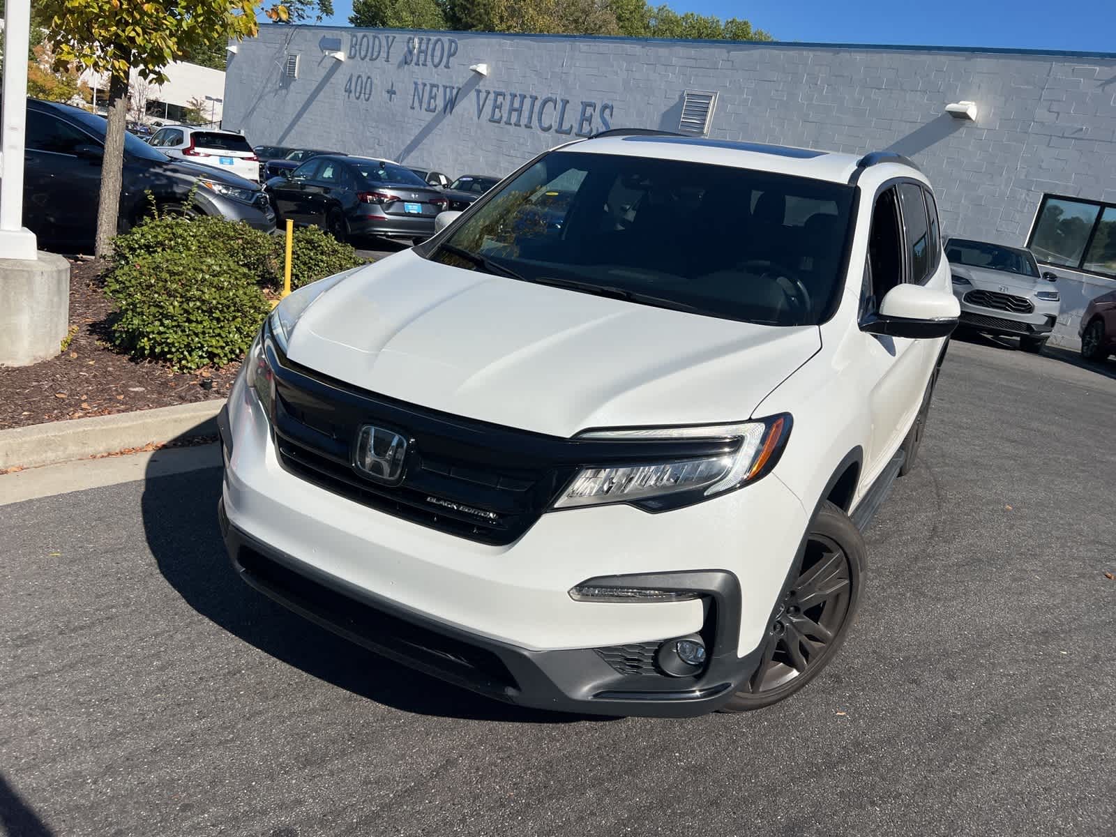 2021 Honda Pilot Black Edition photo 3