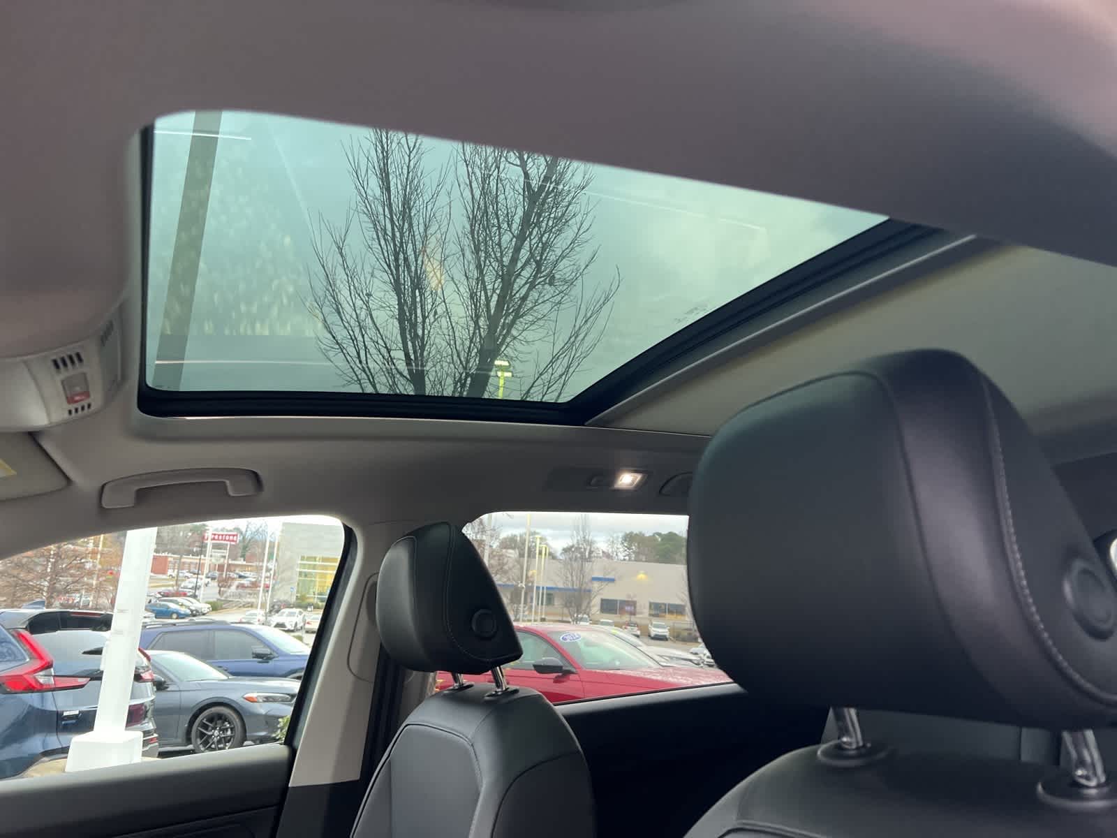 Thumbnail: 2018 Volkswagen Tiguan - 19