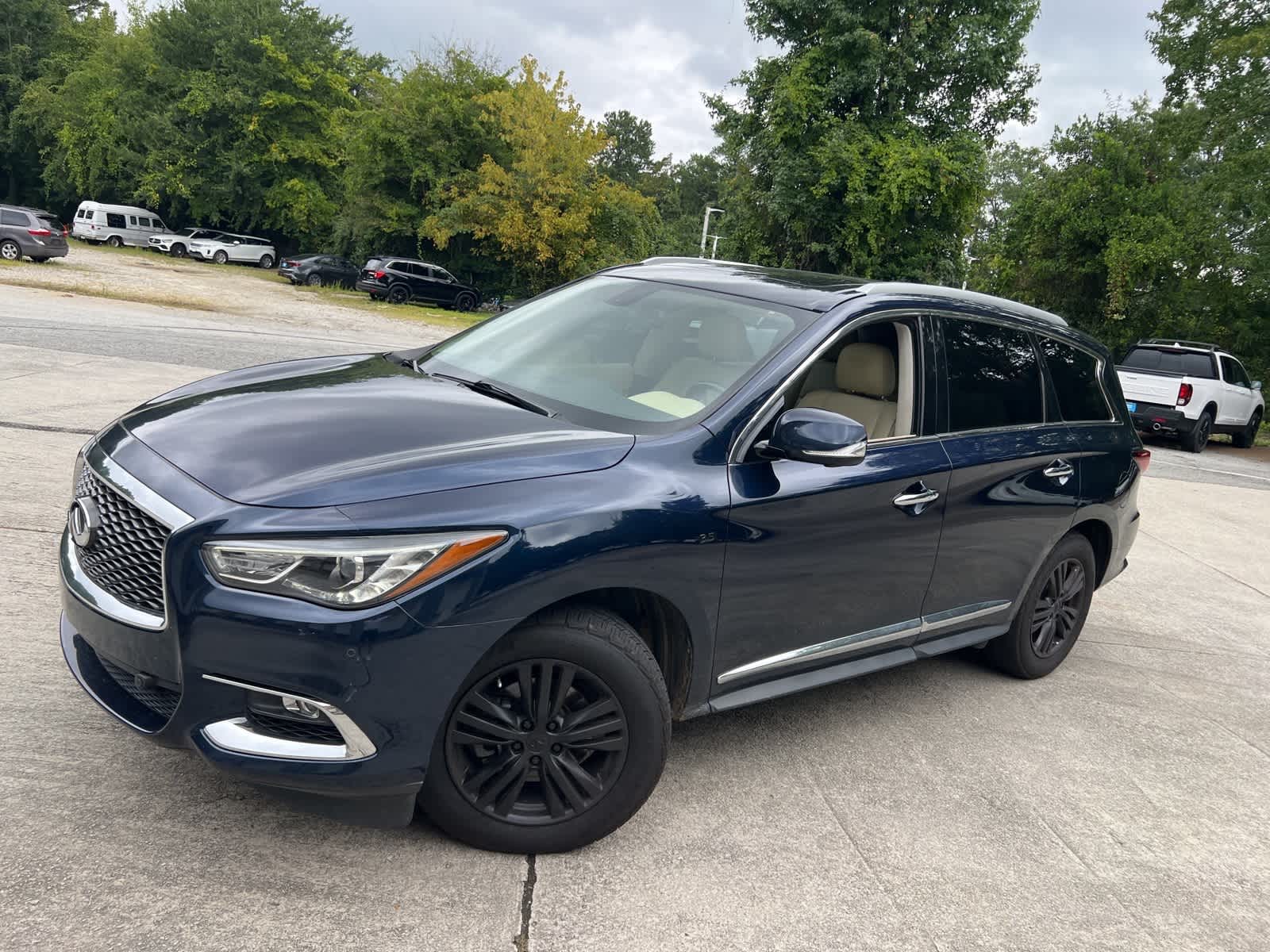 2017 Infiniti QX60 photo 2