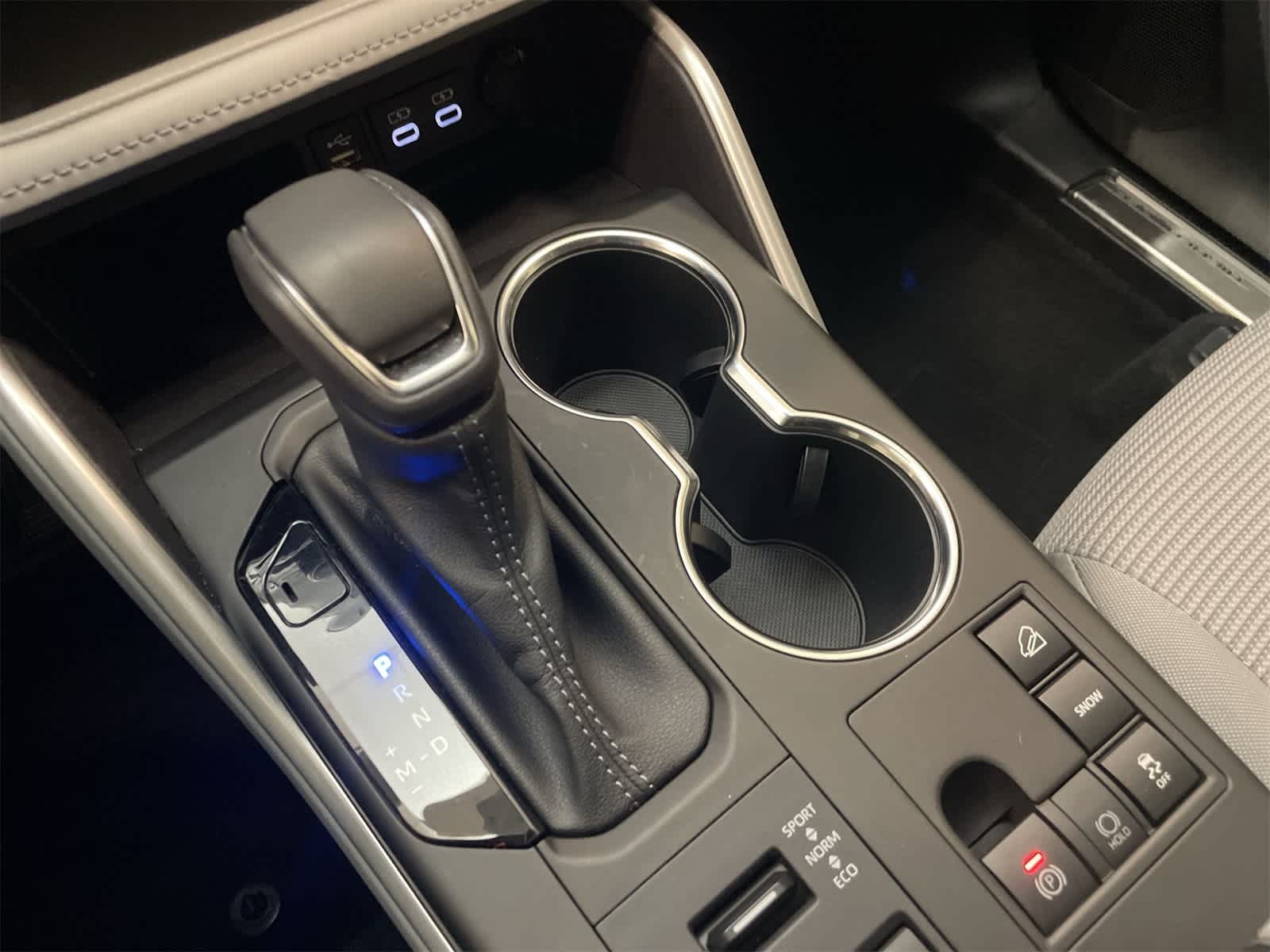 Thumbnail: 2023 Toyota Highlander - 7