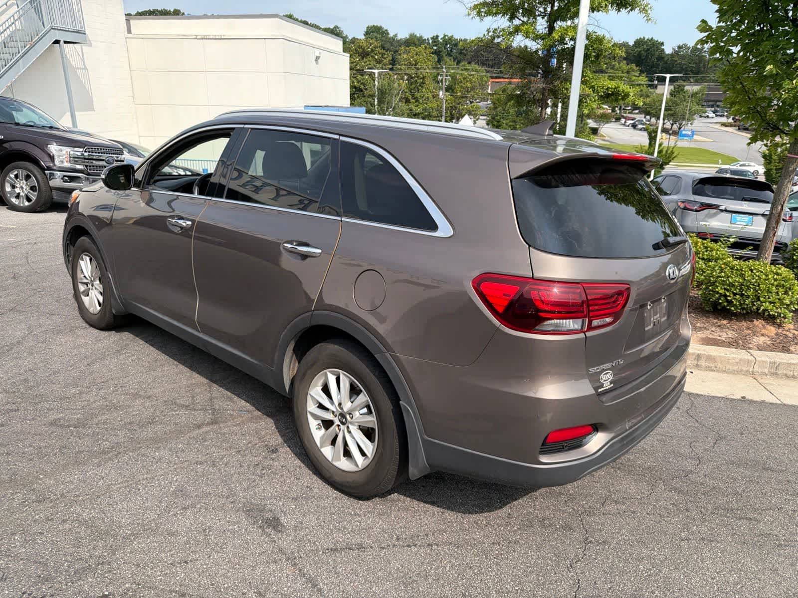 Thumbnail: 2019 Kia Sorento - 9