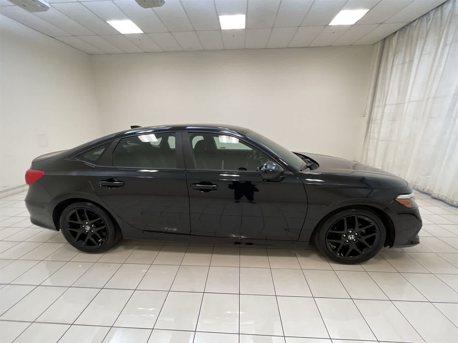 Thumbnail: 2024 Honda Civic - 24