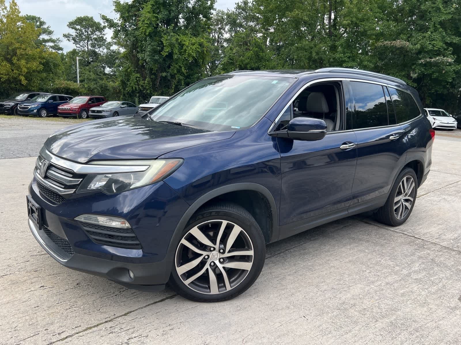 Thumbnail: 2017 Honda Pilot - 4