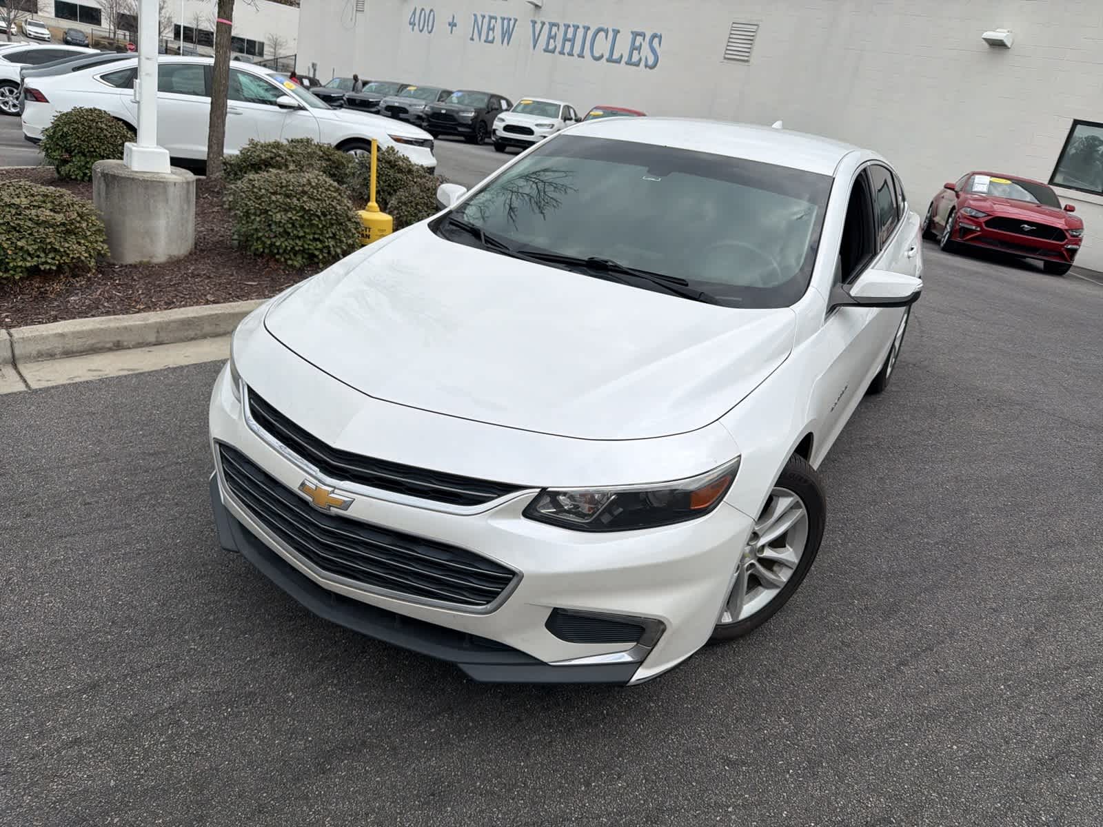 Thumbnail: 2016 Chevrolet Malibu - 3