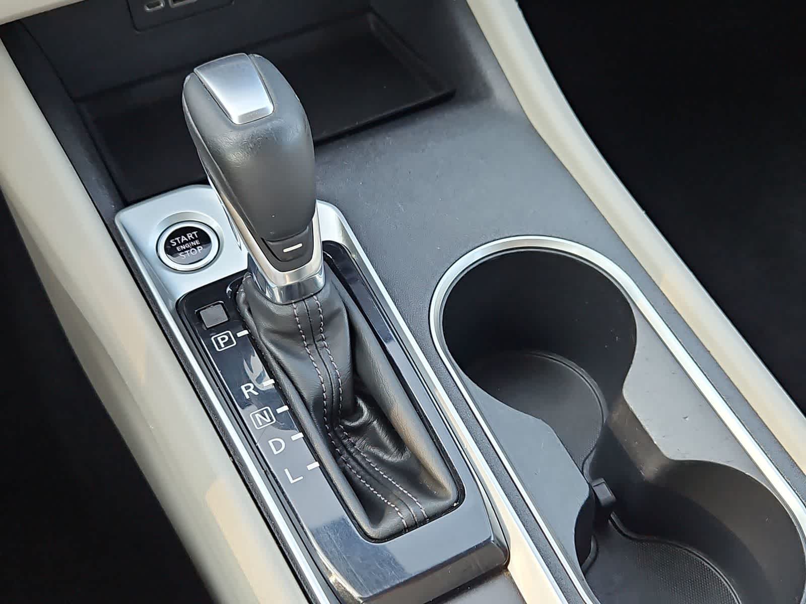 2019 Nissan Altima SV - Photo 9