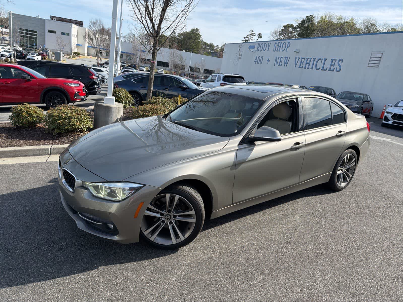 Thumbnail: 2016 BMW 3 Series - 4