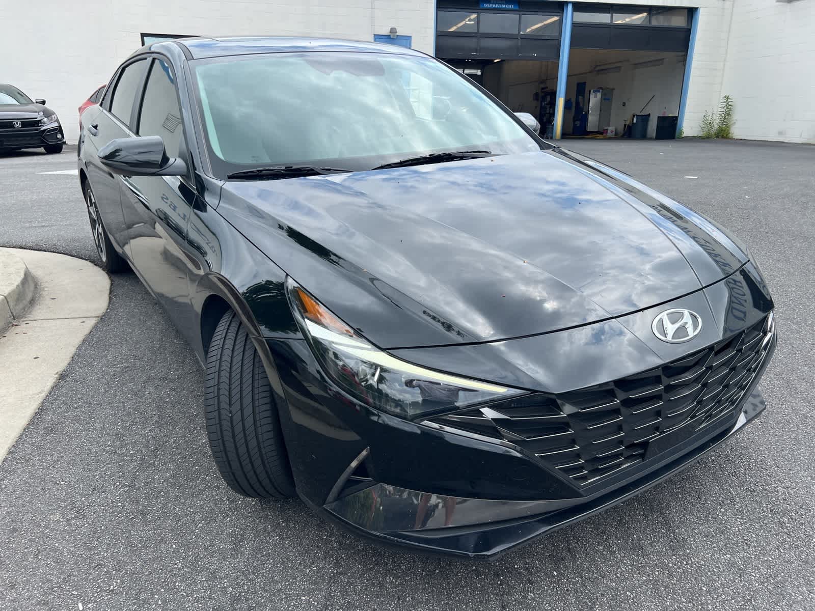 Thumbnail: 2023 Hyundai Elantra - 14