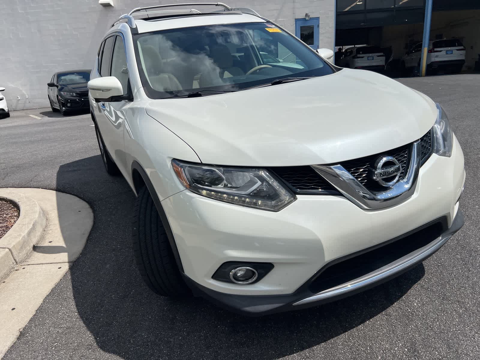 Thumbnail: 2015 Nissan Rogue - 14