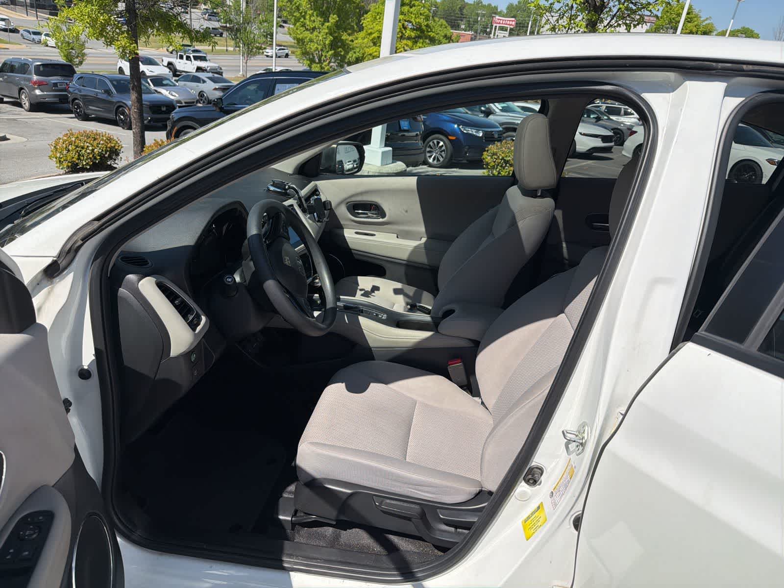 Thumbnail: 2018 Honda HR-V - 16